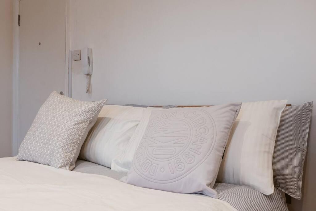 Your Lovely Studio Flat- West3 Londyn Zewnętrze zdjęcie