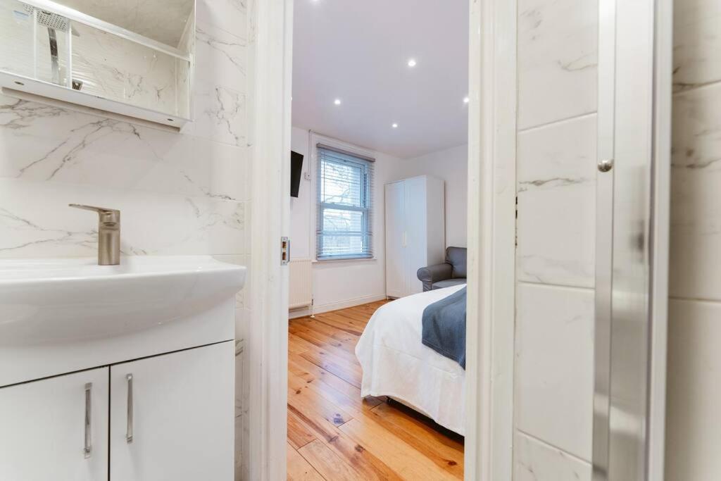 Your Lovely Studio Flat- West3 Londyn Zewnętrze zdjęcie