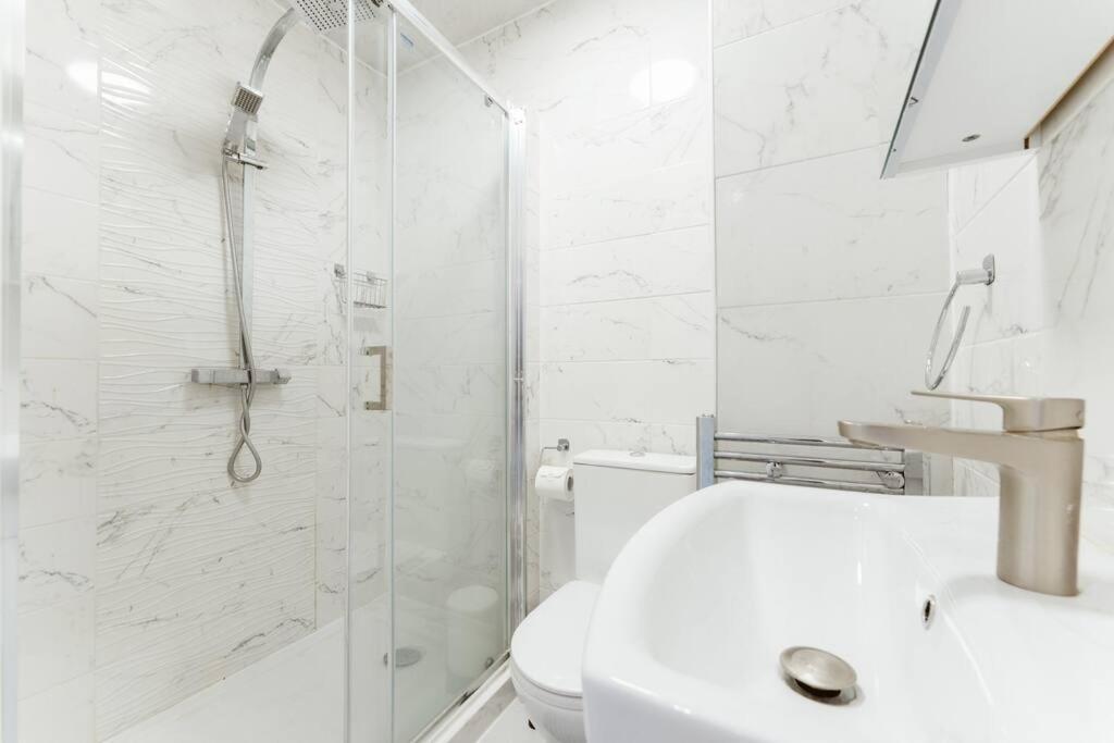 Your Lovely Studio Flat- West3 Londyn Zewnętrze zdjęcie